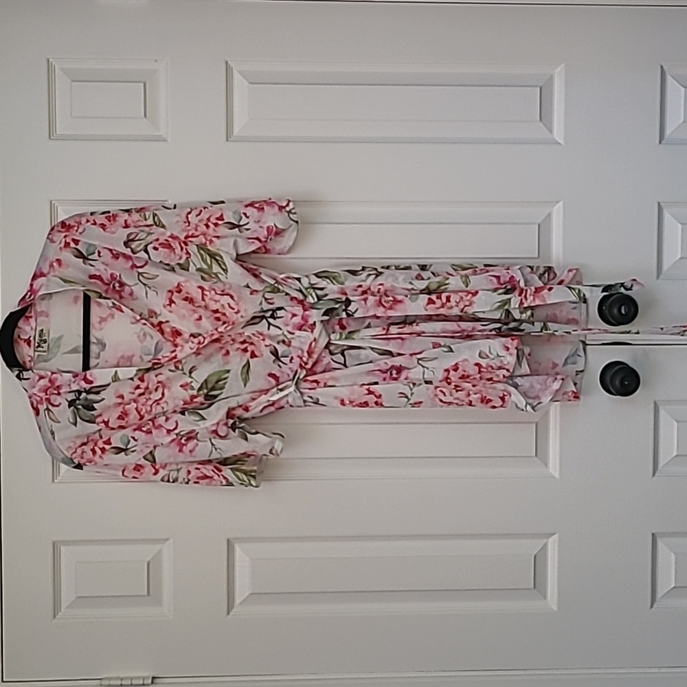NWOT Watercolor Rose Robe